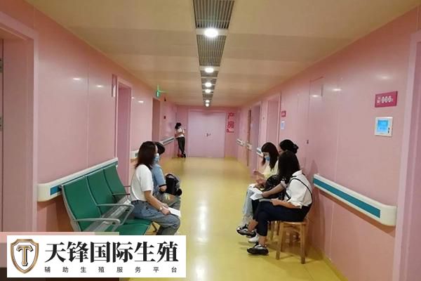打夜针前需要排队等待